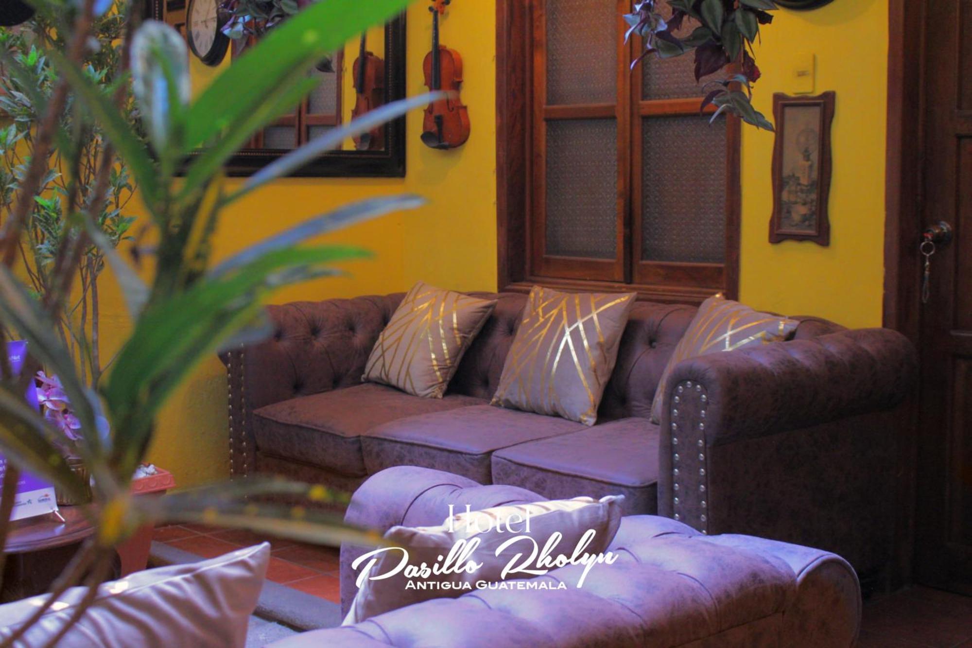 Hotel Rholyn Pura Vida !! Antigua Екстер'єр фото