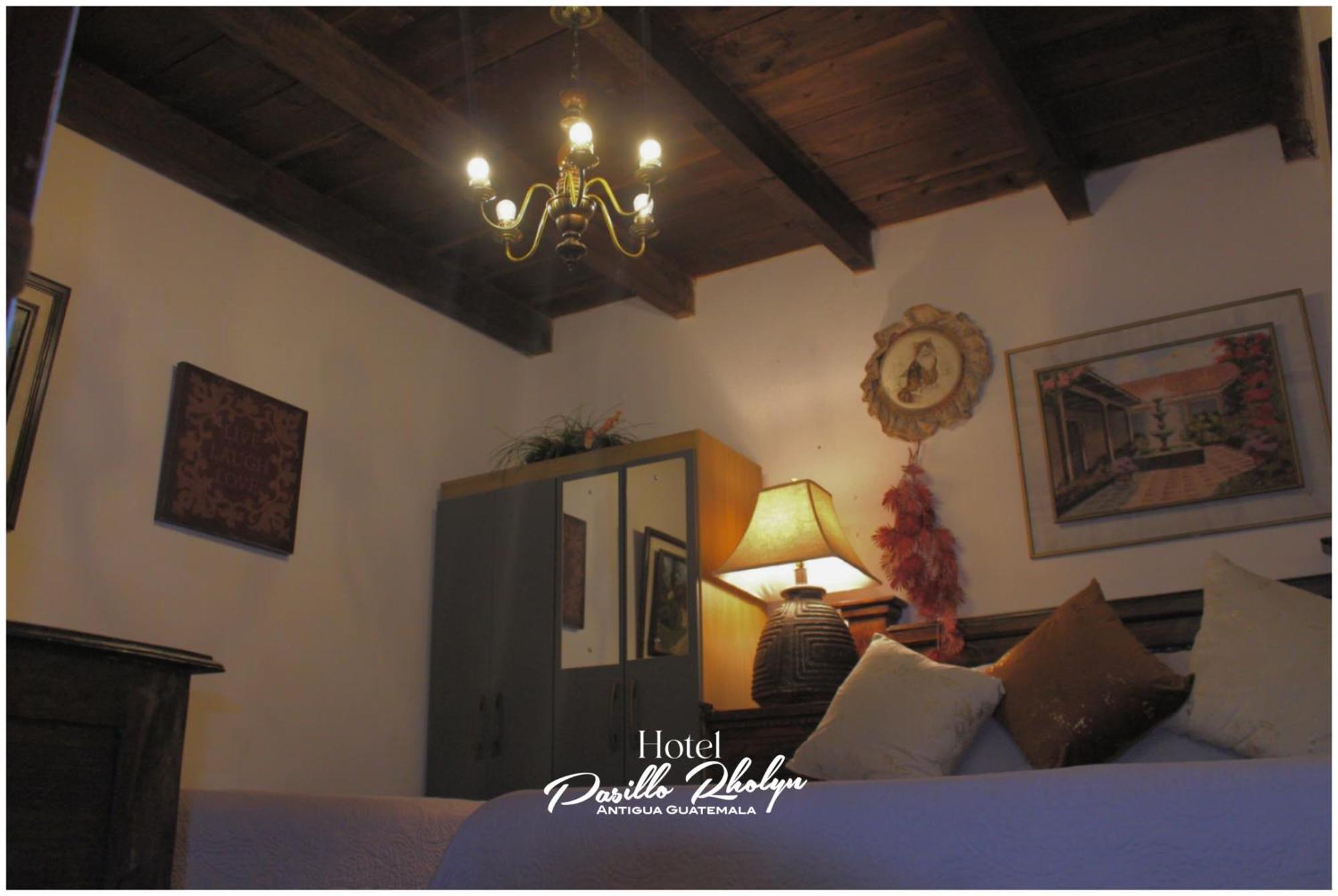 Hotel Rholyn Pura Vida !! Antigua Екстер'єр фото