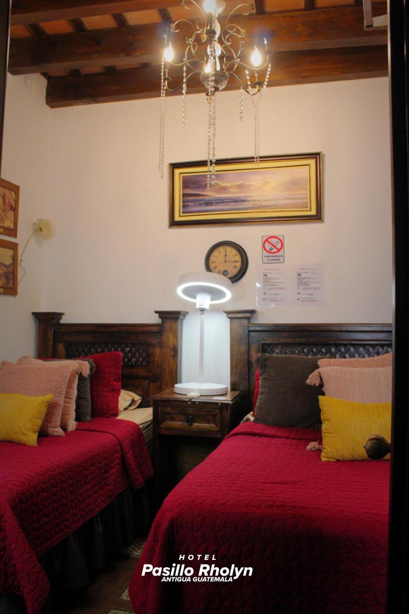 Hotel Rholyn Pura Vida !! Antigua Екстер'єр фото