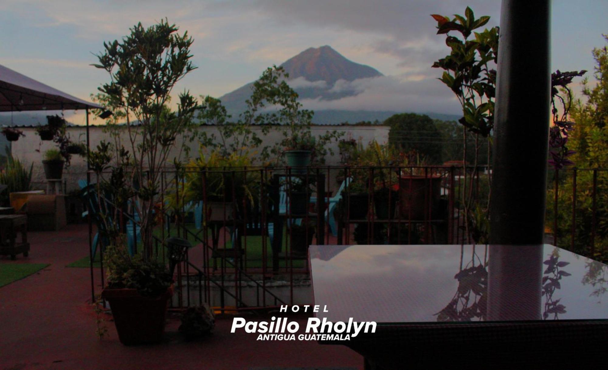 Hotel Rholyn Pura Vida !! Antigua Екстер'єр фото