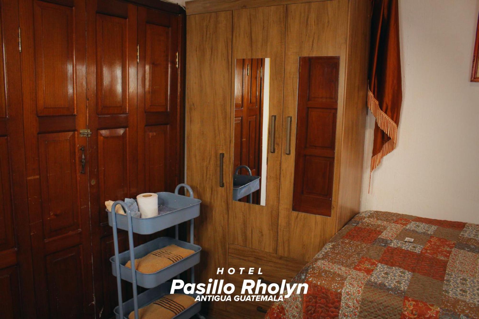Hotel Rholyn Pura Vida !! Antigua Екстер'єр фото