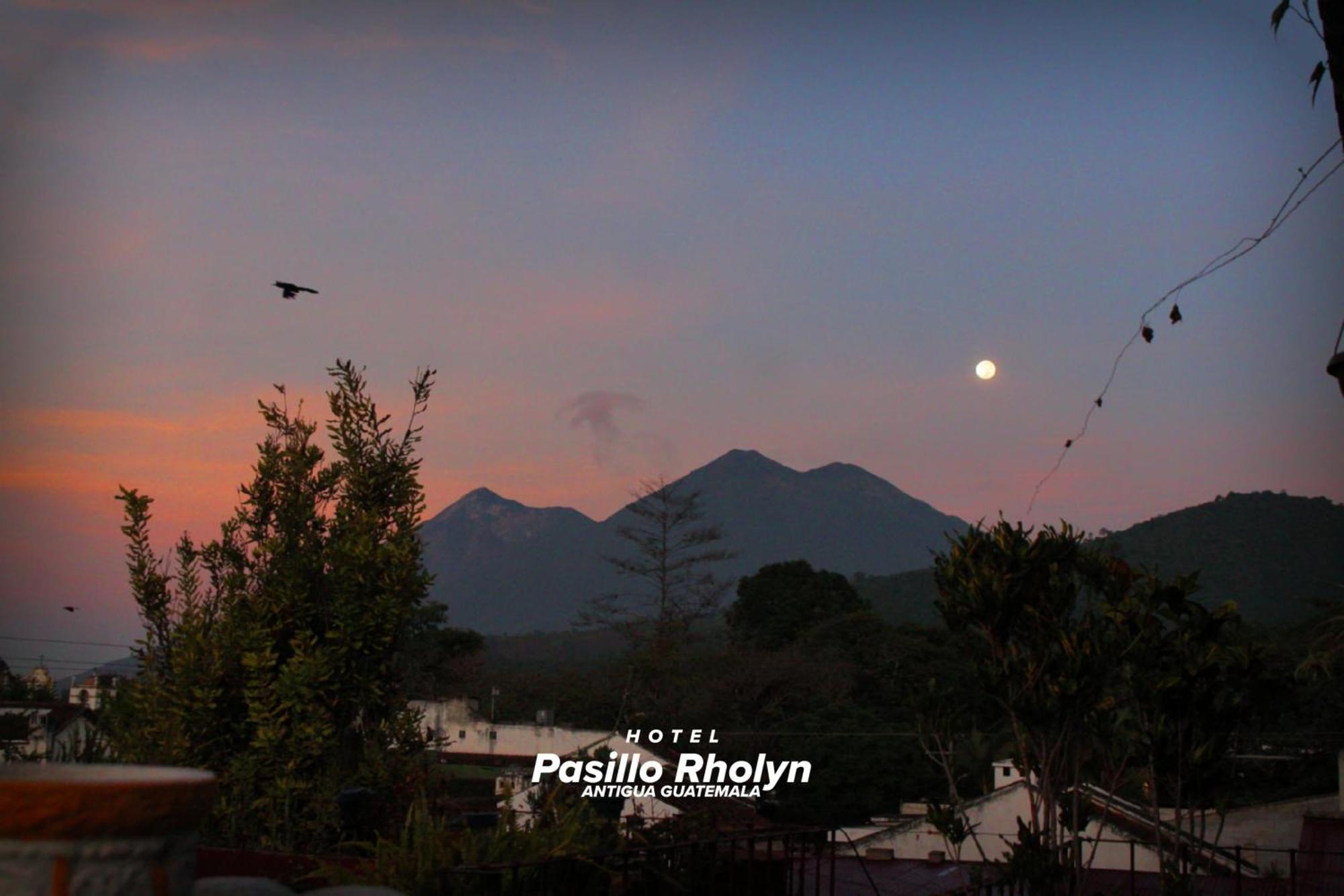 Hotel Rholyn Pura Vida !! Antigua Екстер'єр фото